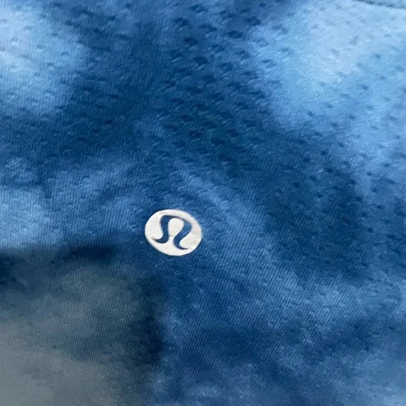 lululemon athletica Women's Blue Patterned Tee - Picture 4 of 5